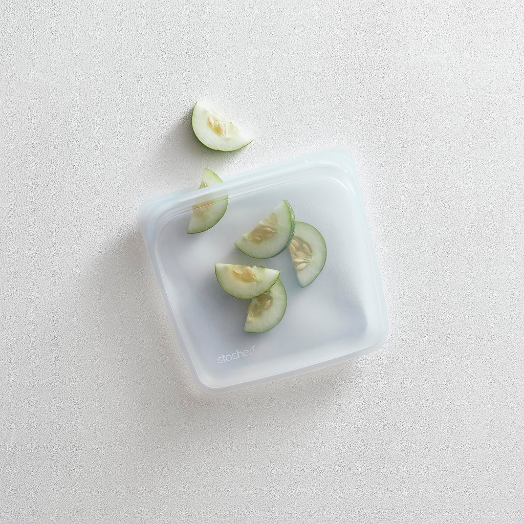Stasher Silicone Reusable Storage Bag, Sandwich Bags, Reusable Freezer Bag, Microwave, Dishwasher, Oven Safe, Sous Vide, Premium Lunch Container, Eco Friendly, Food Storage Bags, 28 oz, Clear